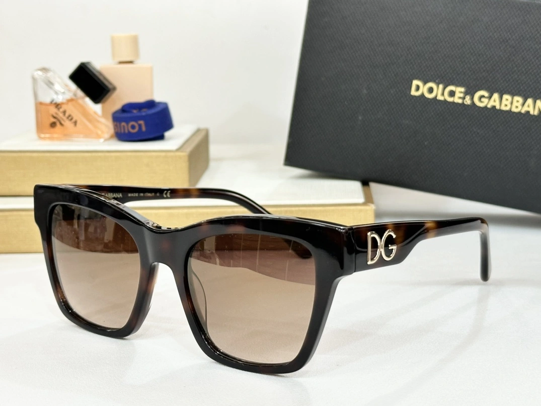 Dolce & Gabbana AAA Quality Sunglasses Fashionable 7295