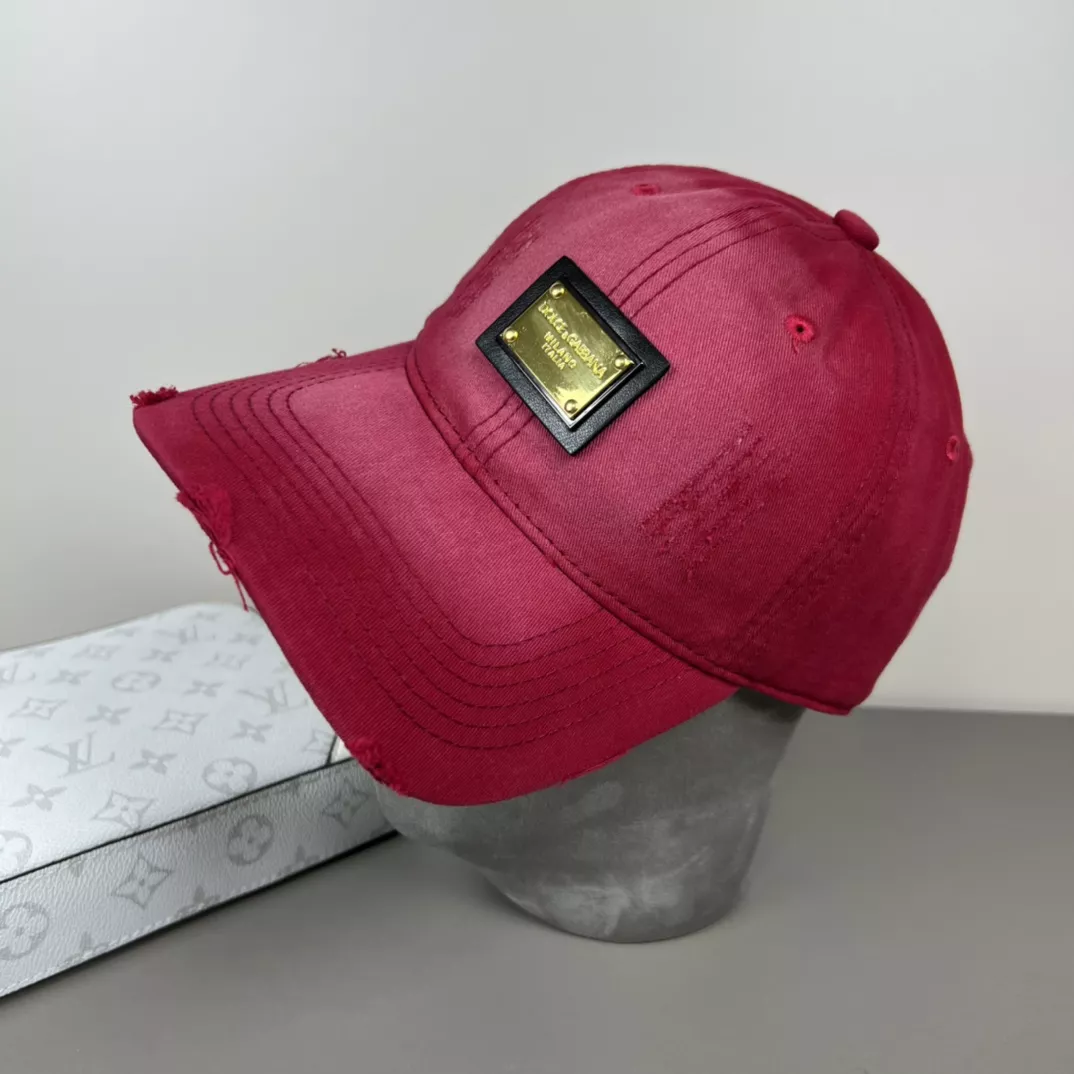 Dolce & Gabbana Caps Cozy 6364