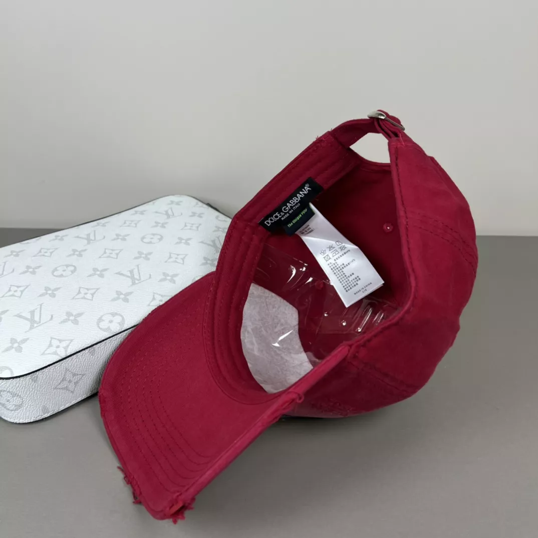 Dolce & Gabbana Caps Cozy 6364