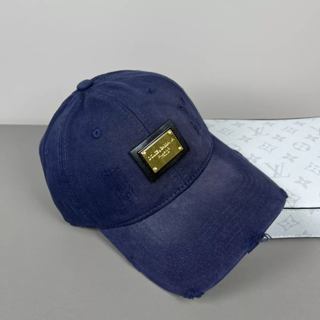 Dolce & Gabbana Caps Vibrant 3073