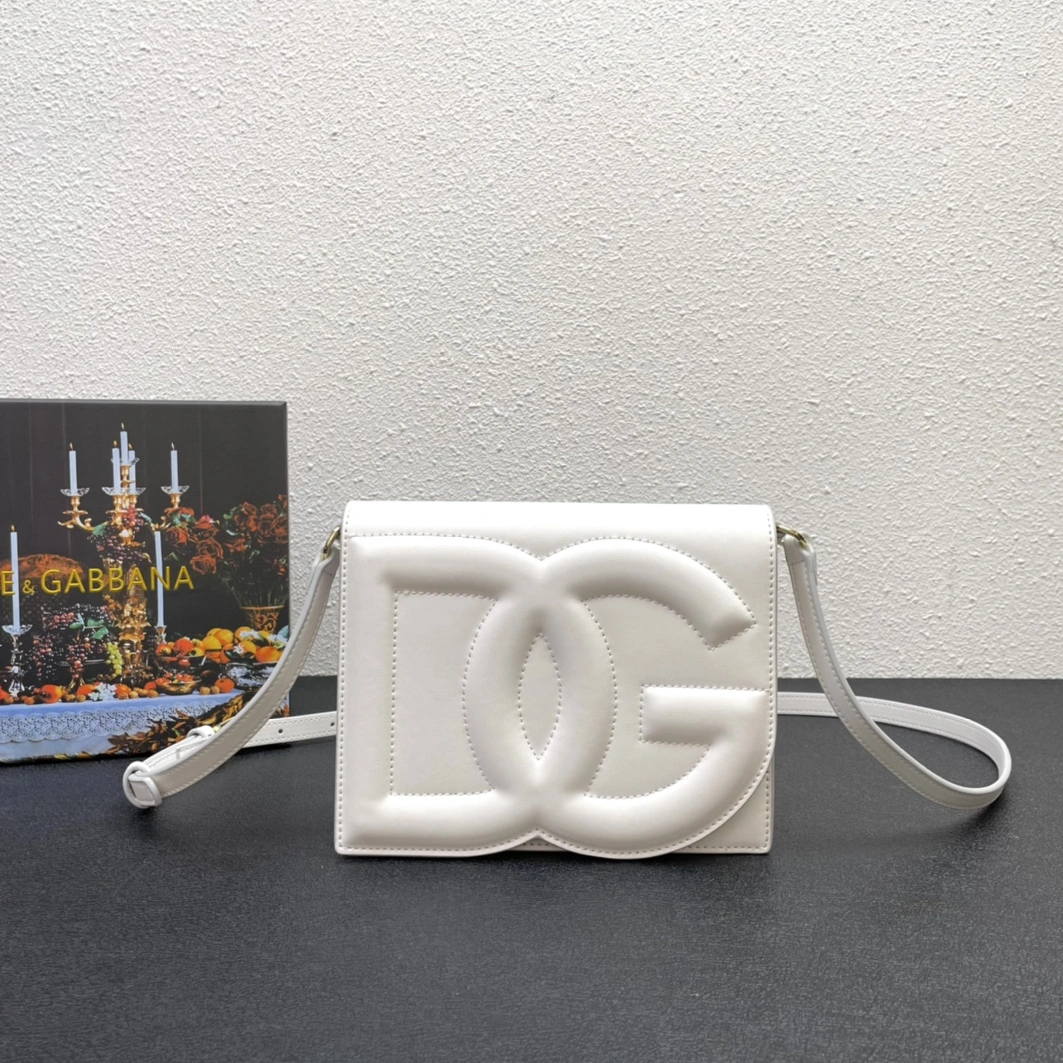Dolce & Gabbana D&G AAA Quality Messenger Bags For Women Bold 6772