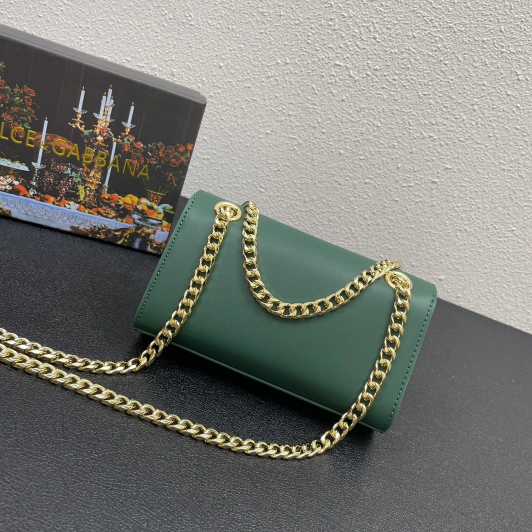 Dolce & Gabbana D&G AAA Quality Messenger Bags For Women Comfortable 7438