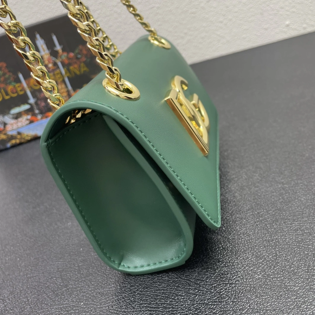 Dolce & Gabbana D&G AAA Quality Messenger Bags For Women Comfortable 7438