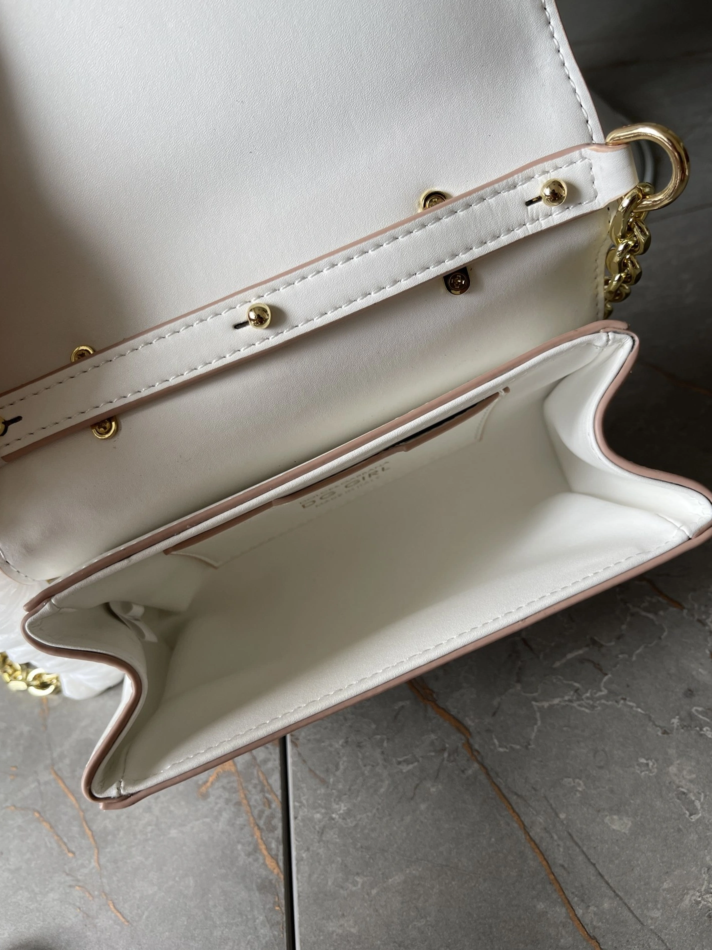 Dolce & Gabbana D&G AAA Quality Messenger Bags For Women Durable 3124