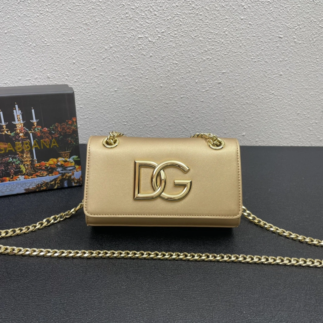 Dolce & Gabbana D&G AAA Quality Messenger Bags For Women Durable 7581