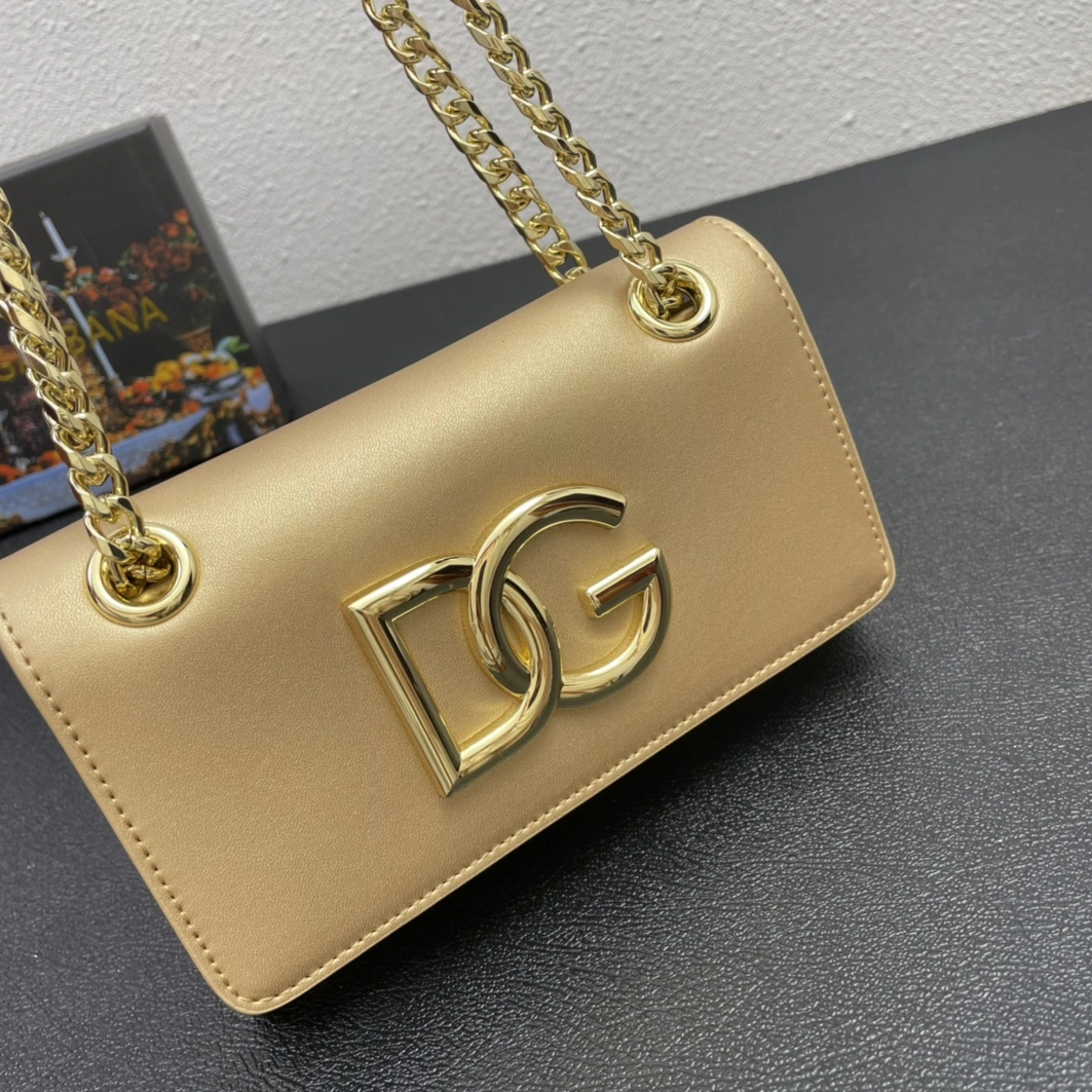 Dolce & Gabbana D&G AAA Quality Messenger Bags For Women Durable 7581