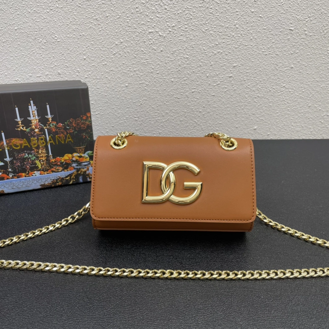 Dolce & Gabbana D&G AAA Quality Messenger Bags For Women Efficient 3413