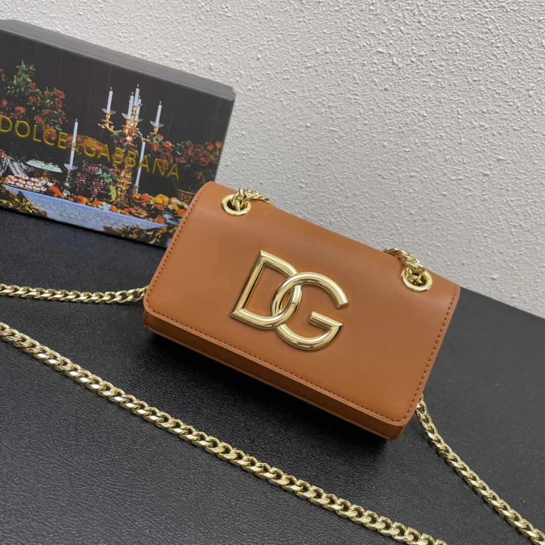 Dolce & Gabbana D&G AAA Quality Messenger Bags For Women Efficient 3413