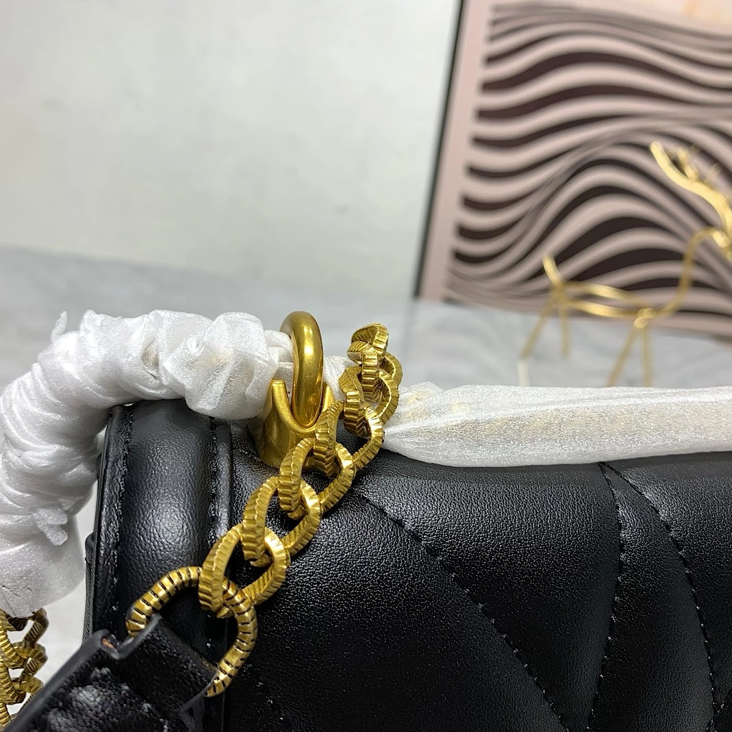 Dolce & Gabbana D&G AAA Quality Messenger Bags For Women Fashionable 2454