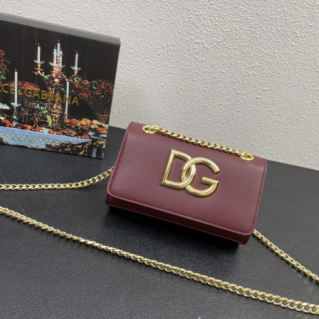 Dolce & Gabbana D&G AAA Quality Messenger Bags For Women Flexible 8130