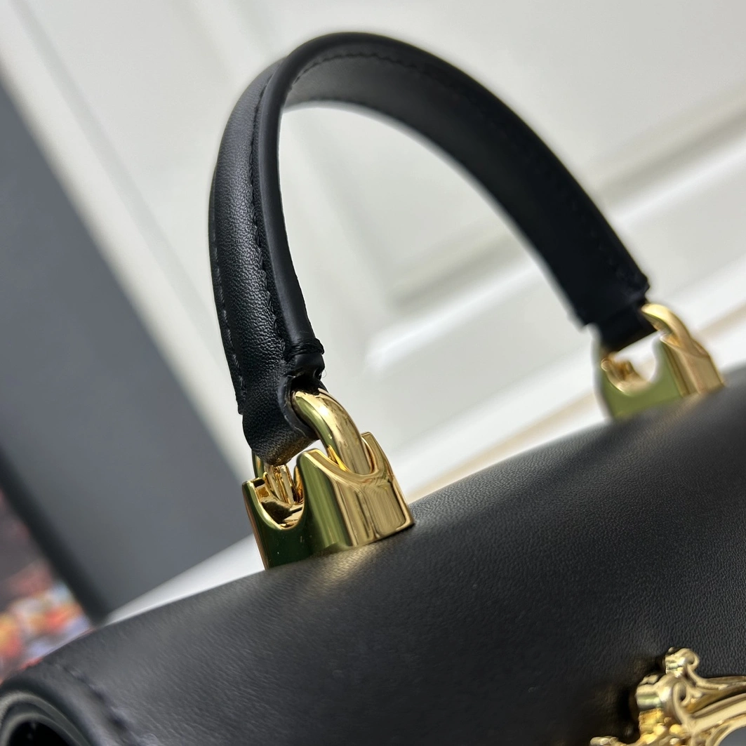 Dolce & Gabbana D&G AAA Quality Messenger Bags For Women NewStyle 8843