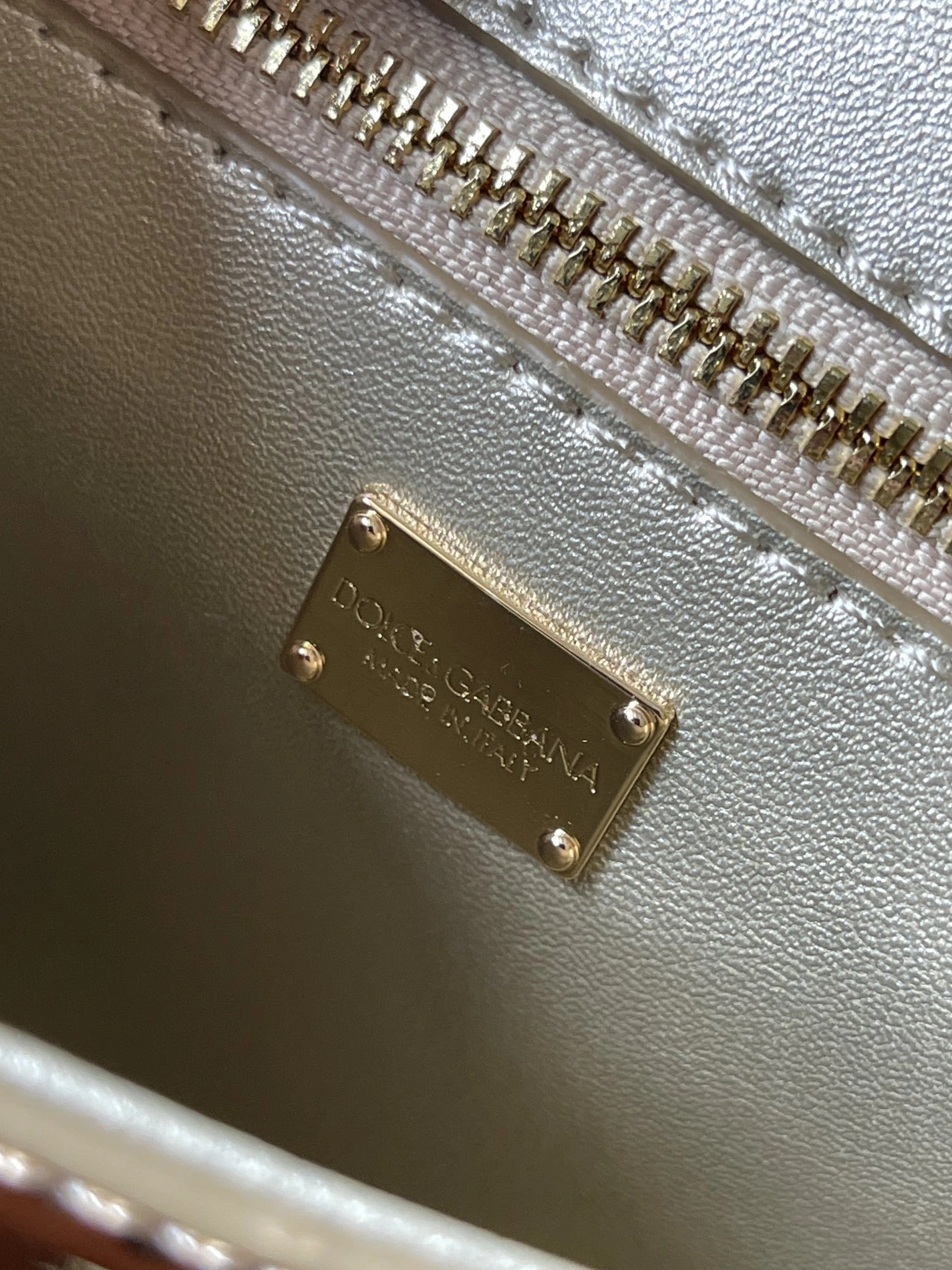 Dolce & Gabbana D&G AAA Quality Messenger Bags For Women Resilient 2486