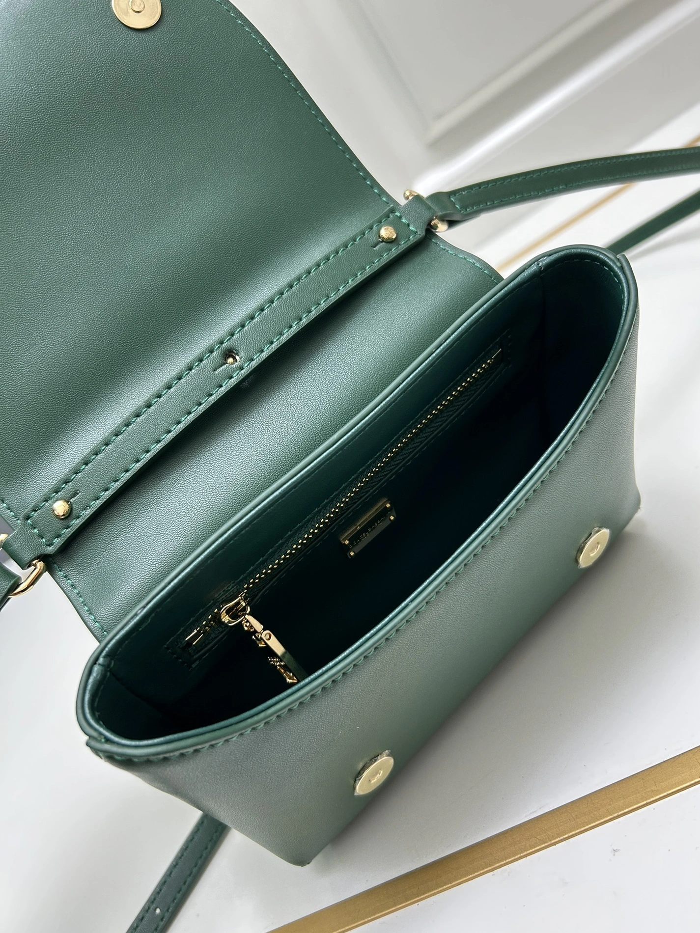 Dolce & Gabbana D&G AAA Quality Messenger Bags For Women SmartChoice 6109