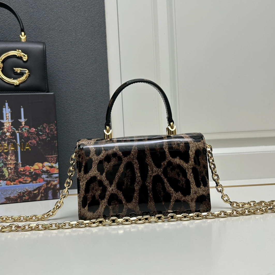 Dolce & Gabbana D&G AAA Quality Messenger Bags For Women Sophisticated 5805