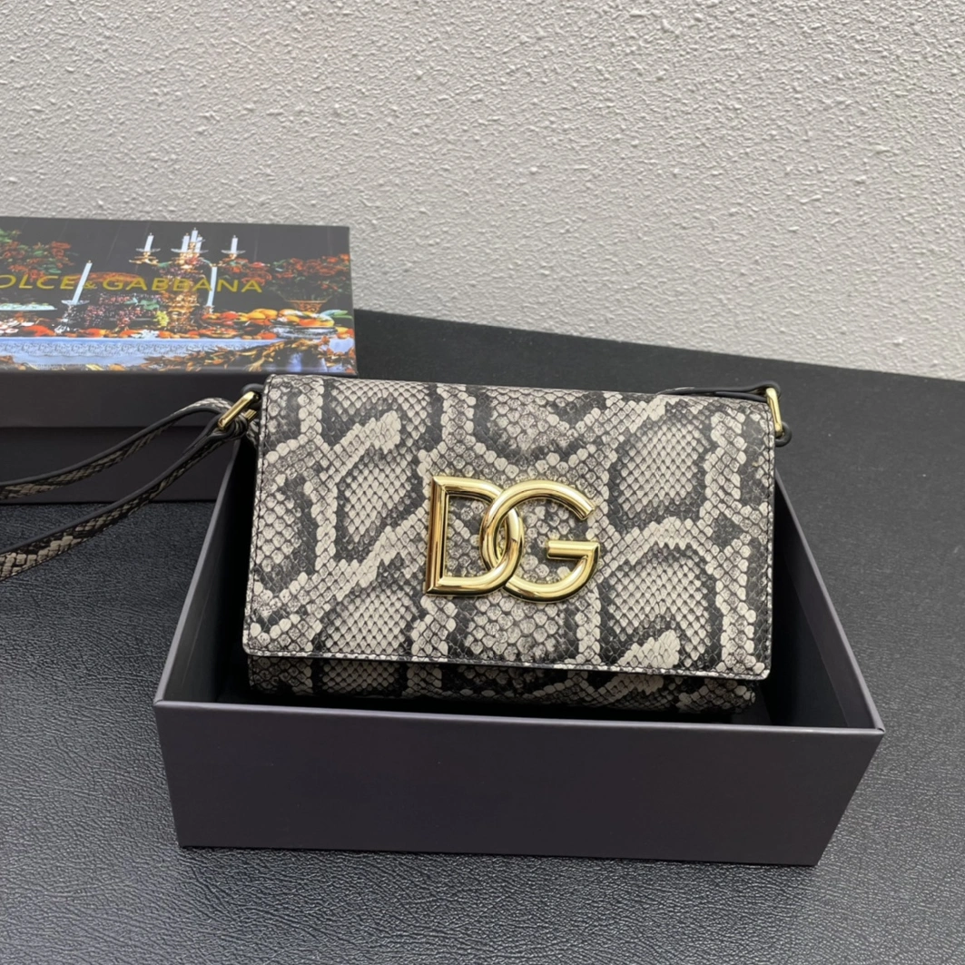 Dolce & Gabbana D&G AAA Quality Messenger Bags For Women SportInspired 1804