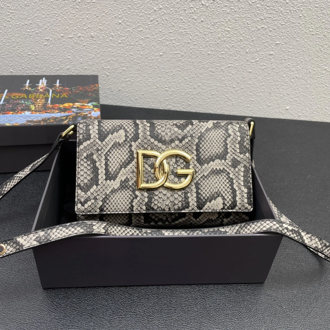 Dolce & Gabbana D&G AAA Quality Messenger Bags For Women SportInspired 1804