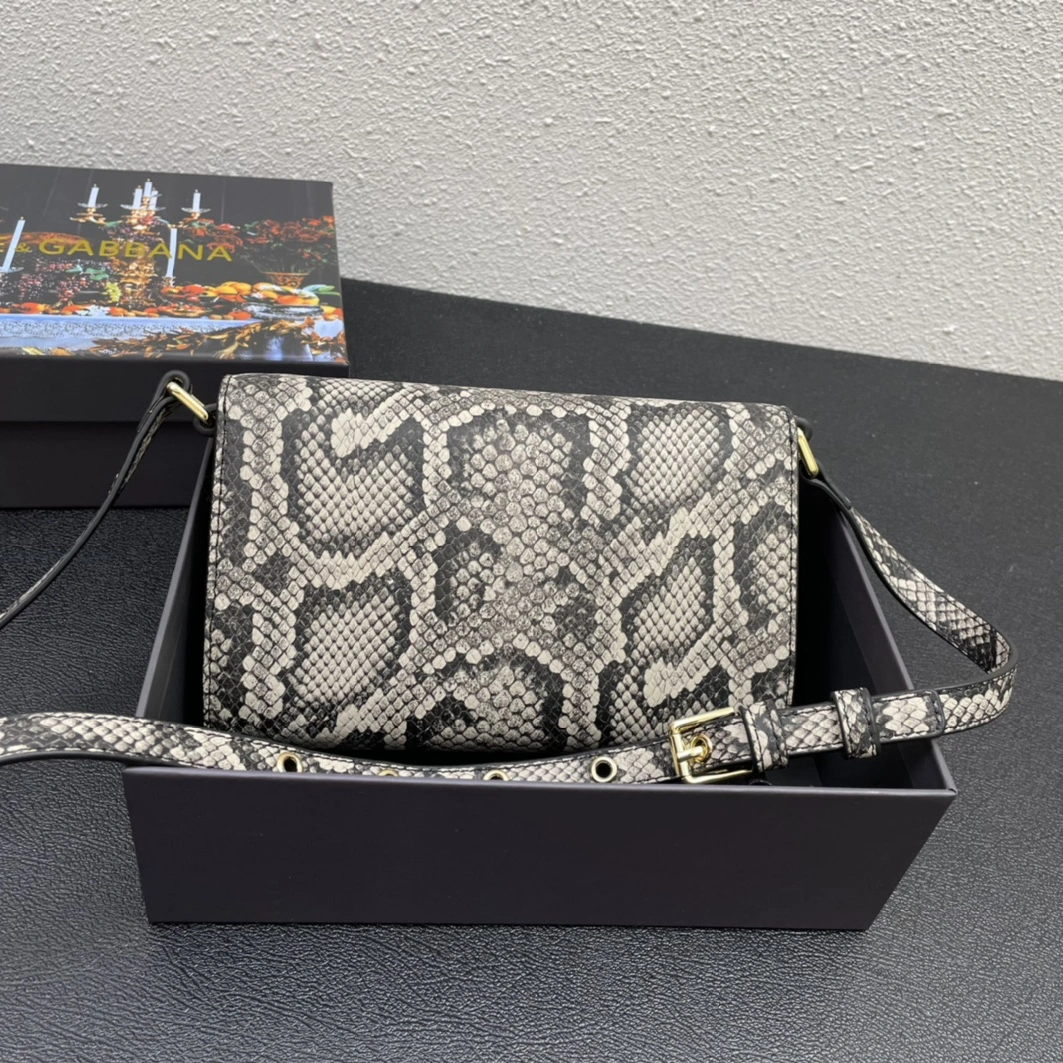 Dolce & Gabbana D&G AAA Quality Messenger Bags For Women SportInspired 1804