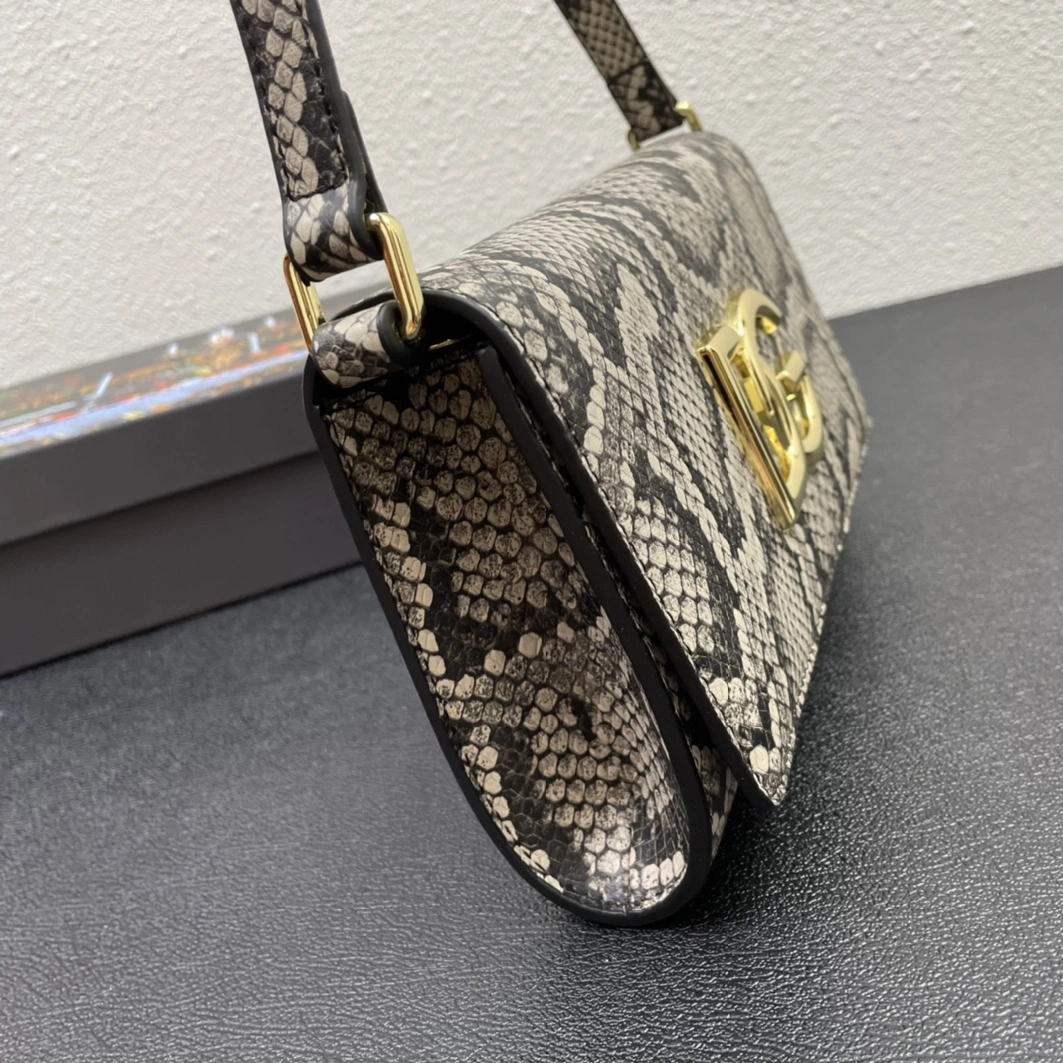 Dolce & Gabbana D&G AAA Quality Messenger Bags For Women SportInspired 1804