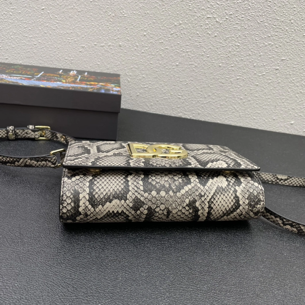 Dolce & Gabbana D&G AAA Quality Messenger Bags For Women SportInspired 1804