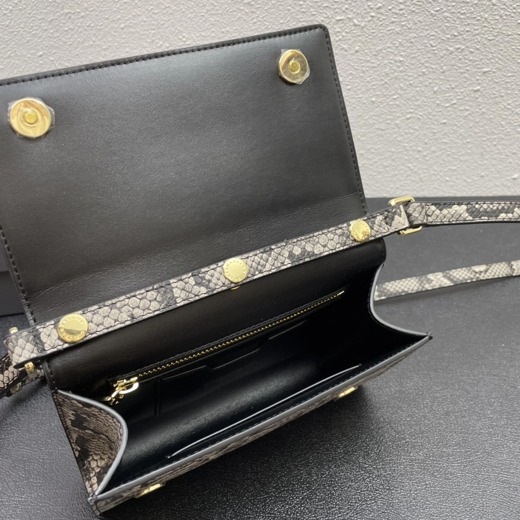 Dolce & Gabbana D&G AAA Quality Messenger Bags For Women SportInspired 1804
