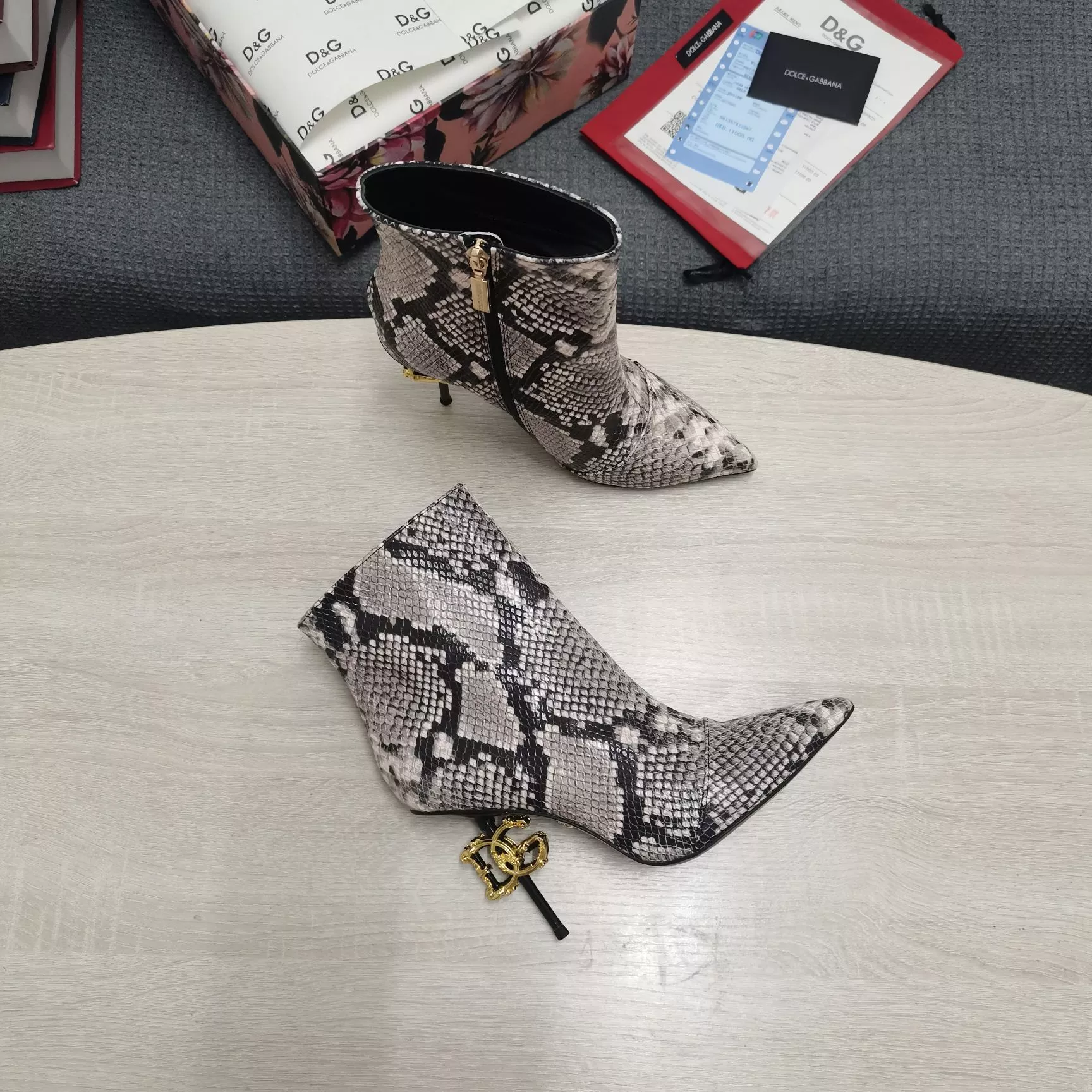 Dolce & Gabbana D&G Boots For Women Versatile 9408