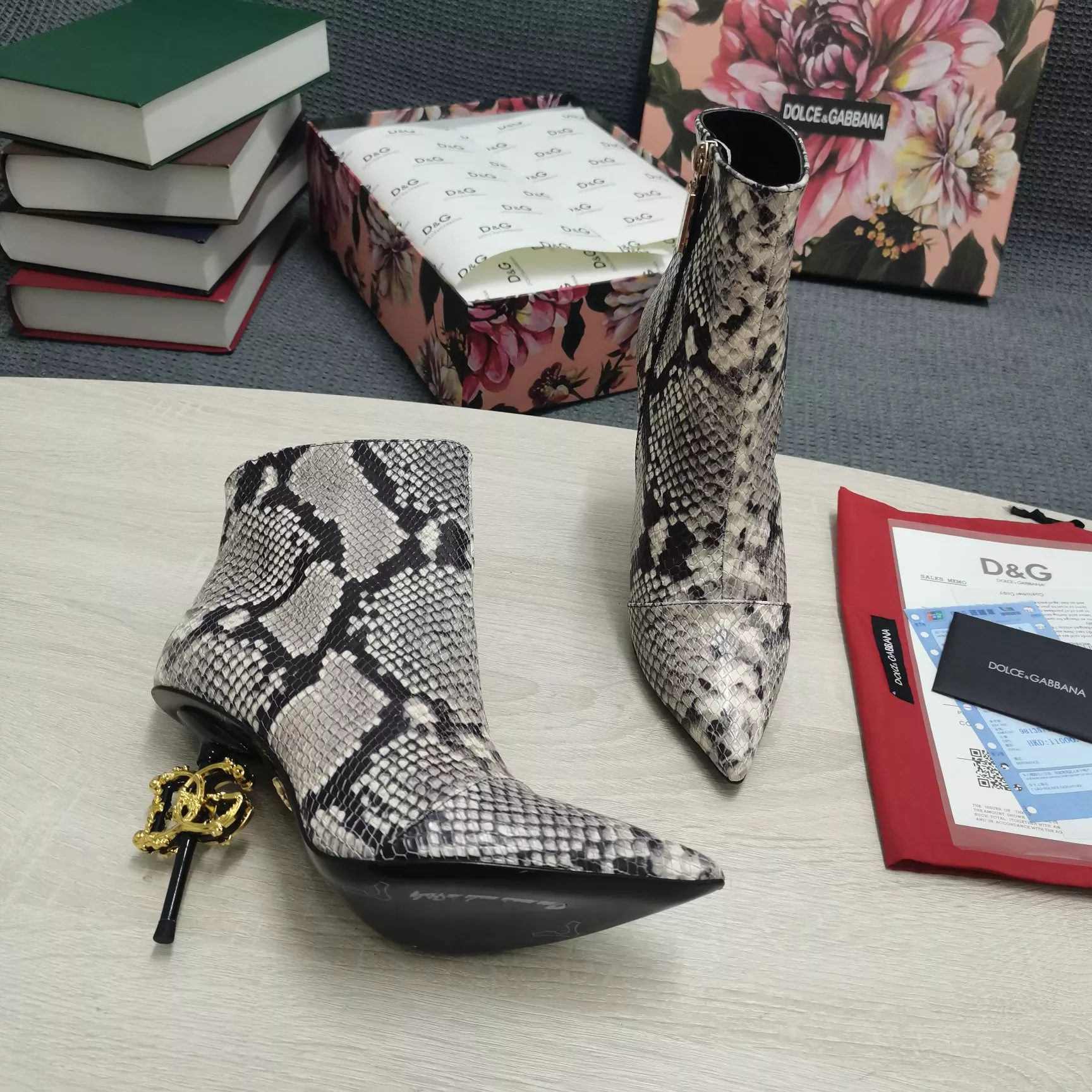 Dolce & Gabbana D&G Boots For Women Versatile 9408