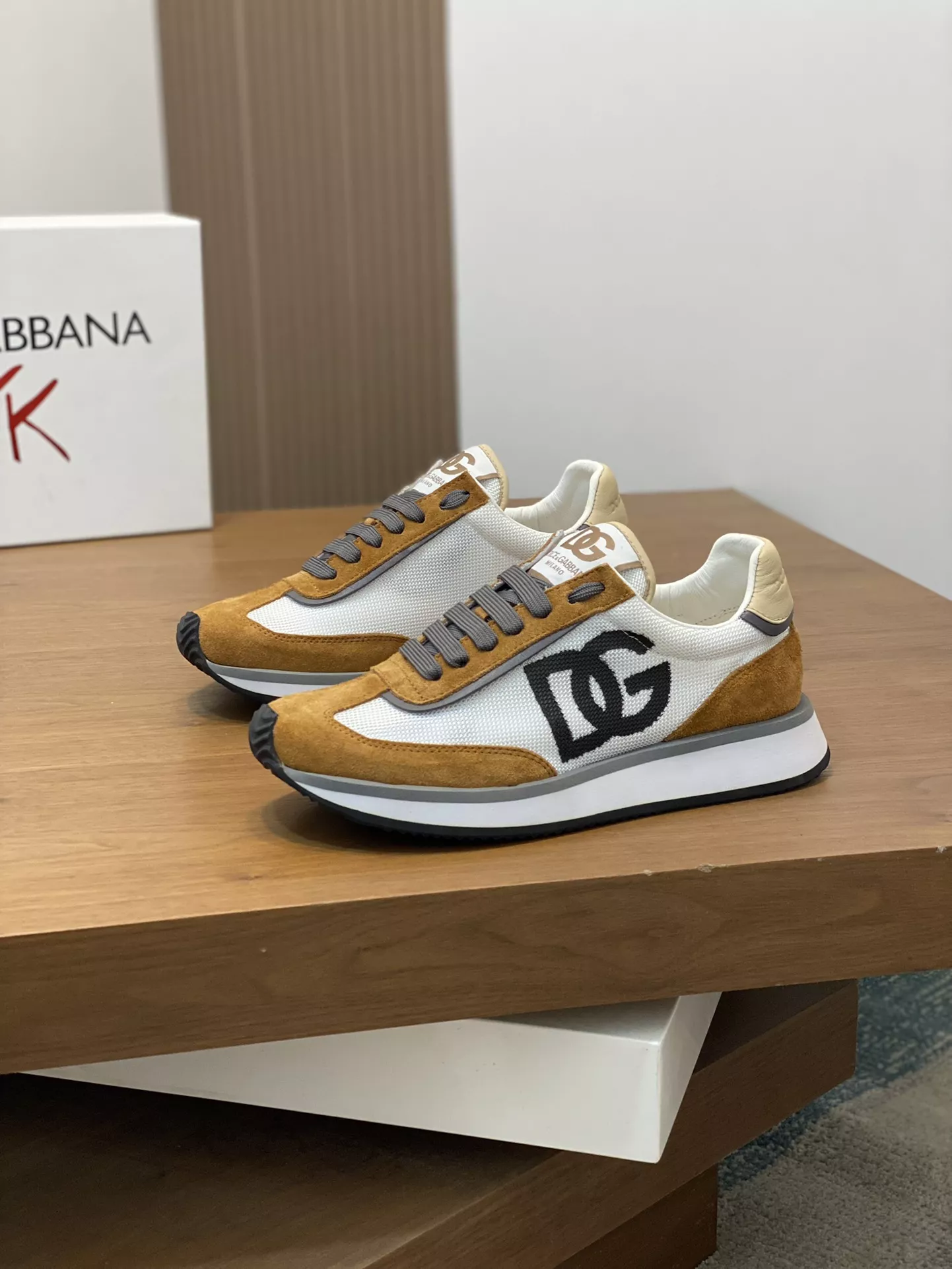 Dolce & Gabbana D&G Casual Shoes For Men EyeCatching 8578