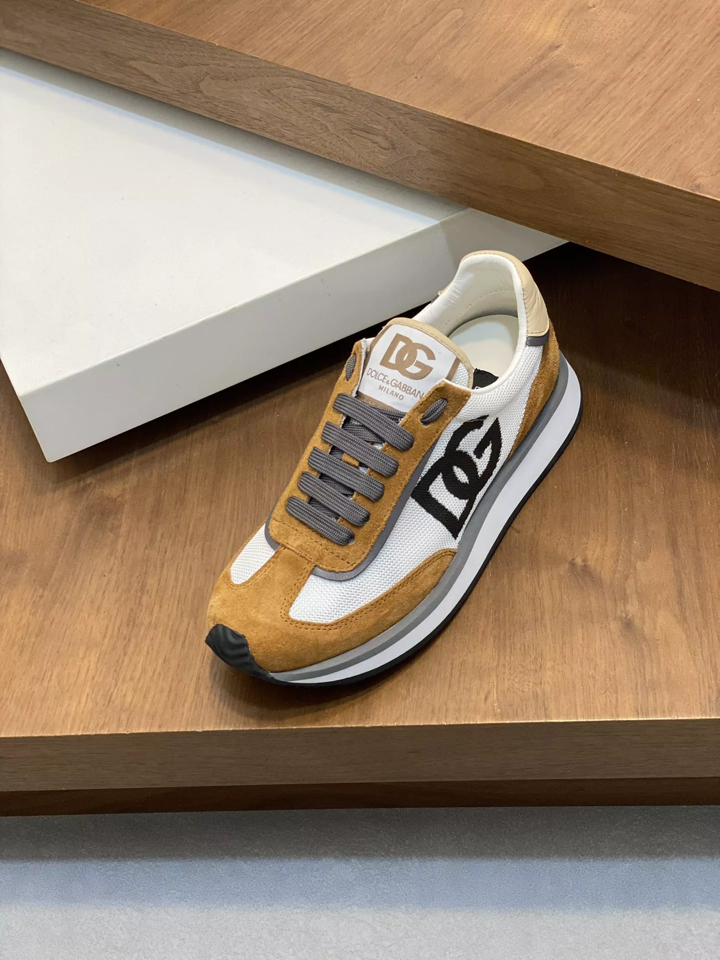 Dolce & Gabbana D&G Casual Shoes For Men EyeCatching 8578