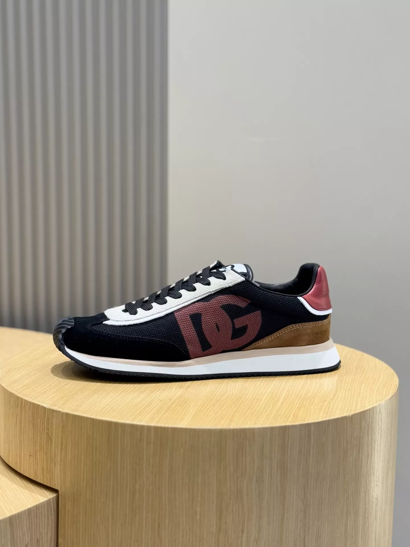 Dolce & Gabbana D&G Casual Shoes For Men EyeCatching 941