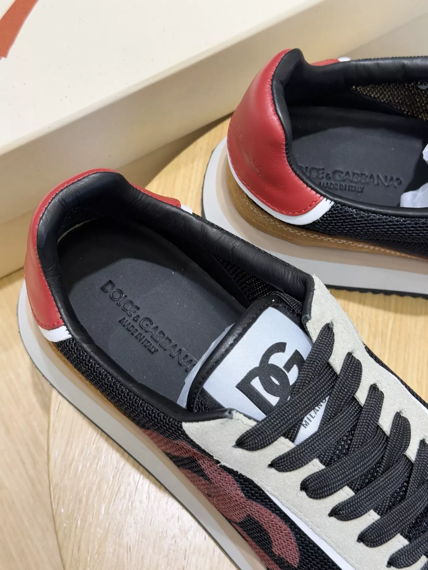 Dolce & Gabbana D&G Casual Shoes For Men EyeCatching 941
