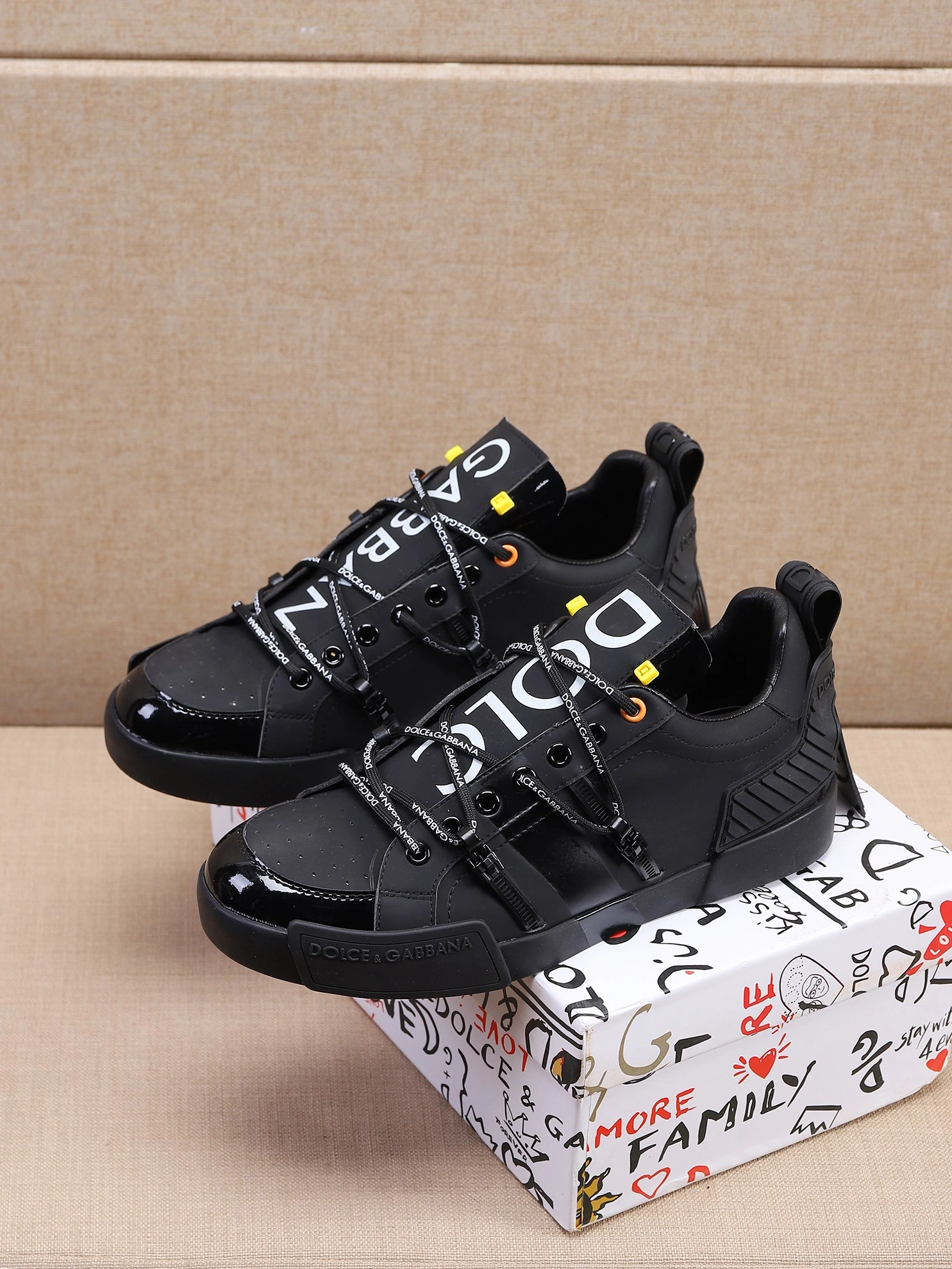 Dolce & Gabbana D&G Casual Shoes For Men Resilient 7375
