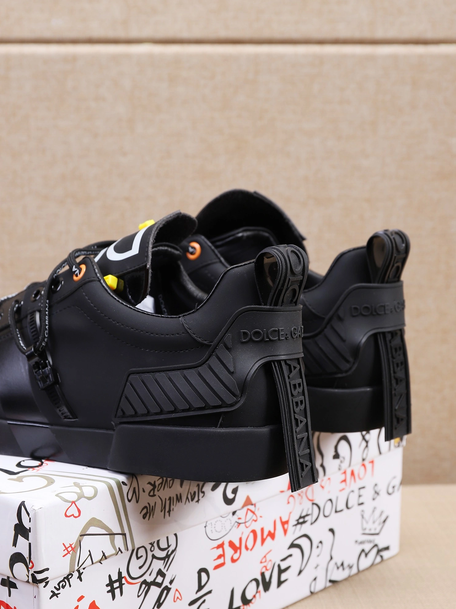 Dolce & Gabbana D&G Casual Shoes For Men Resilient 7375