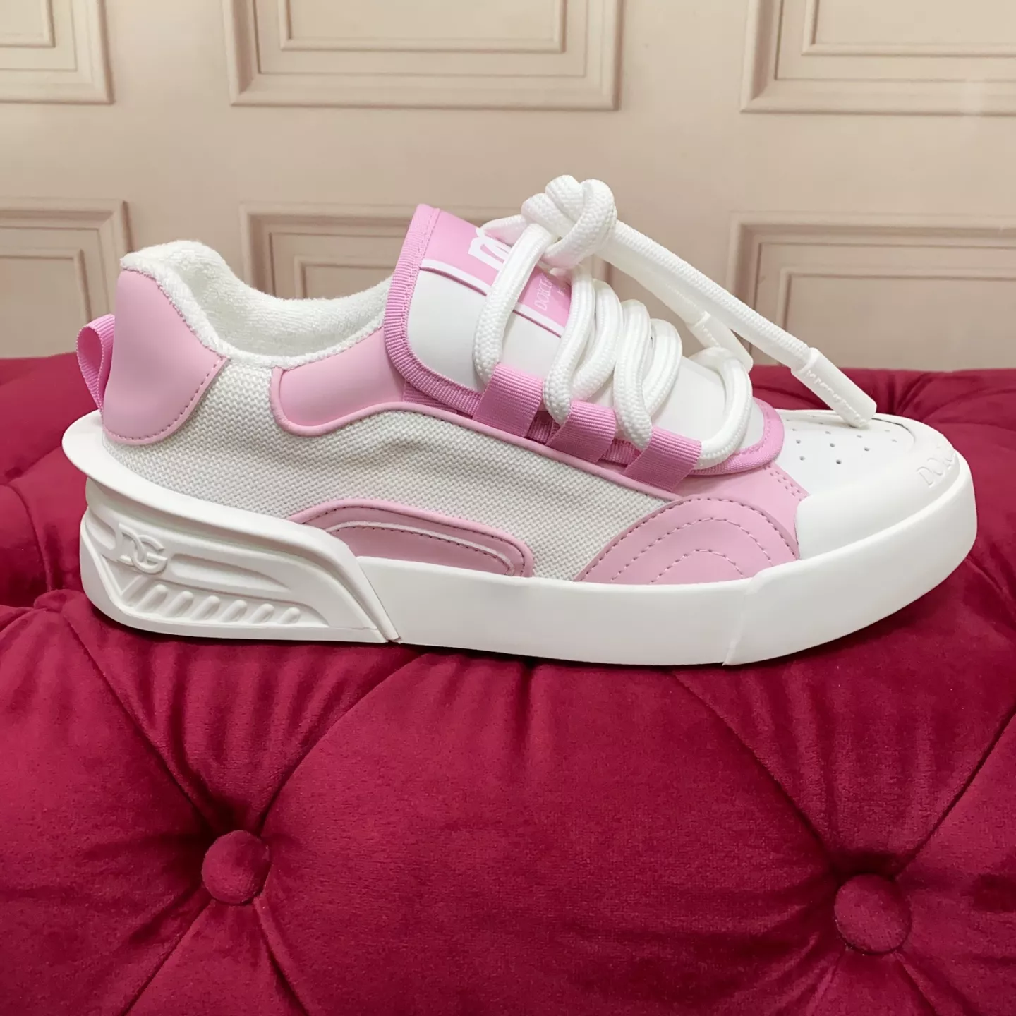 Dolce & Gabbana D&G Casual Shoes For Women Reliable 5345