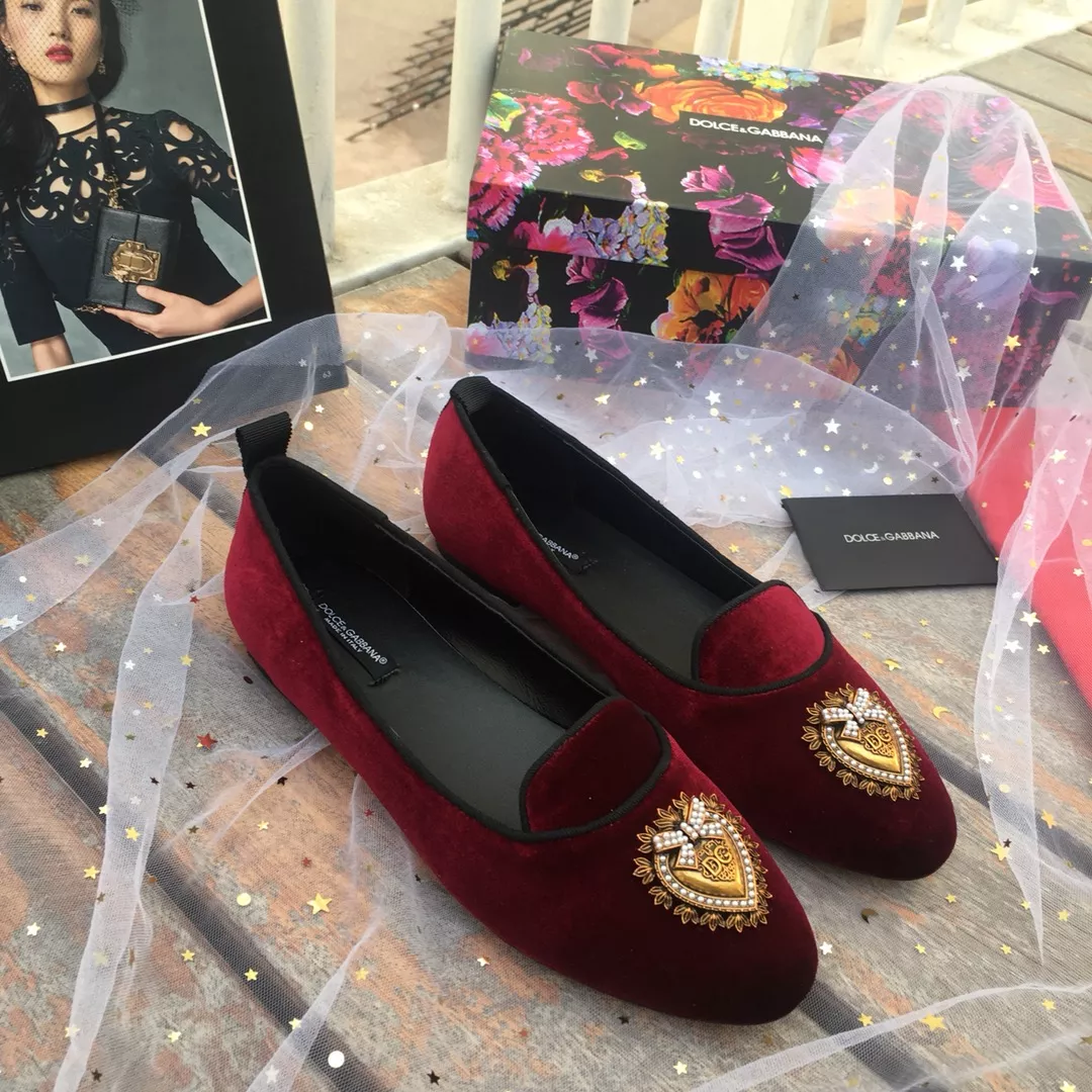 Dolce & Gabbana D&G Flat Shoes For Women Lightweight 8244