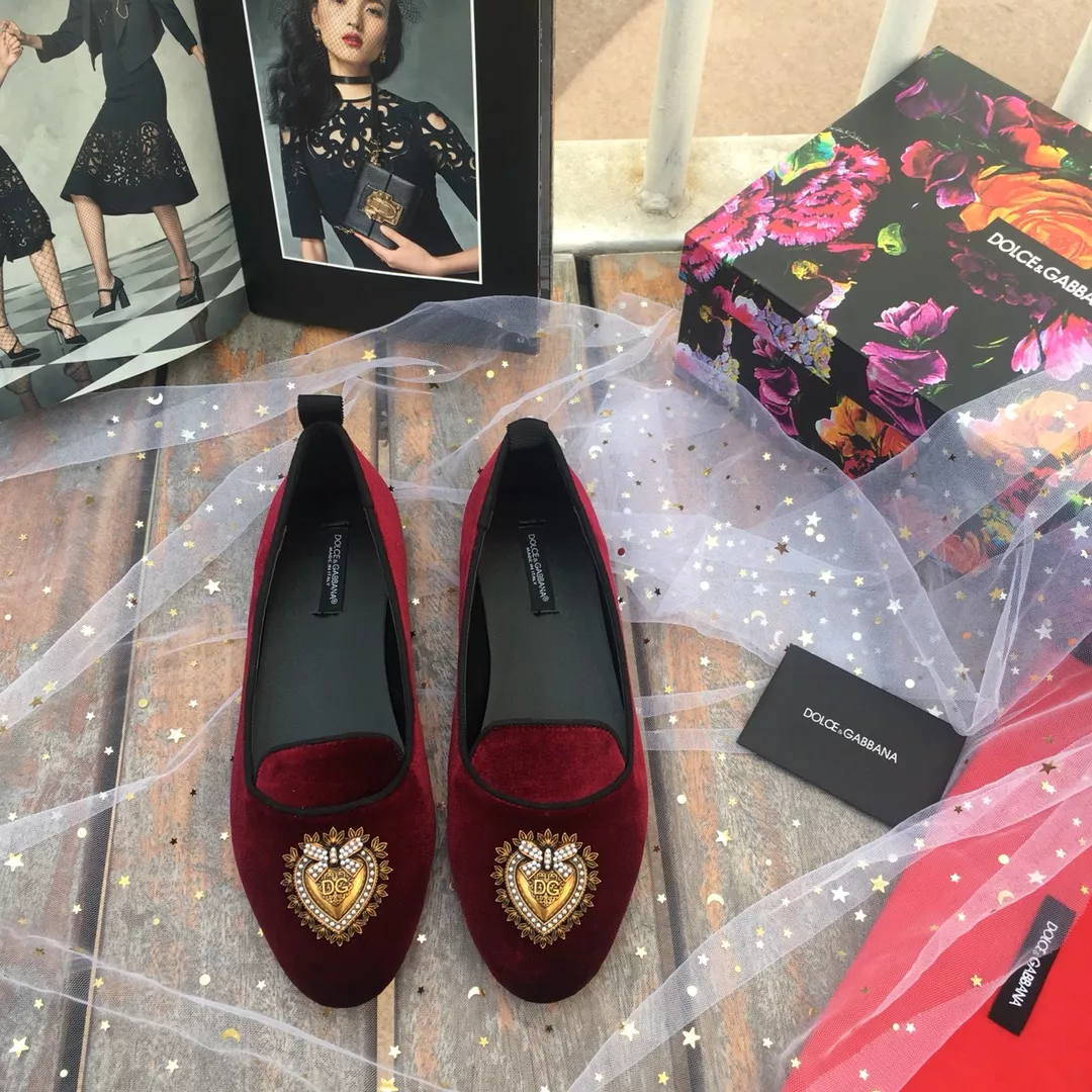 Dolce & Gabbana D&G Flat Shoes For Women Lightweight 8244