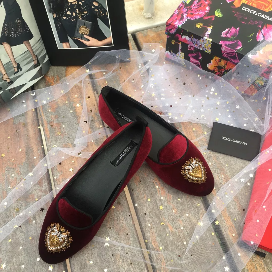 Dolce & Gabbana D&G Flat Shoes For Women Lightweight 8244