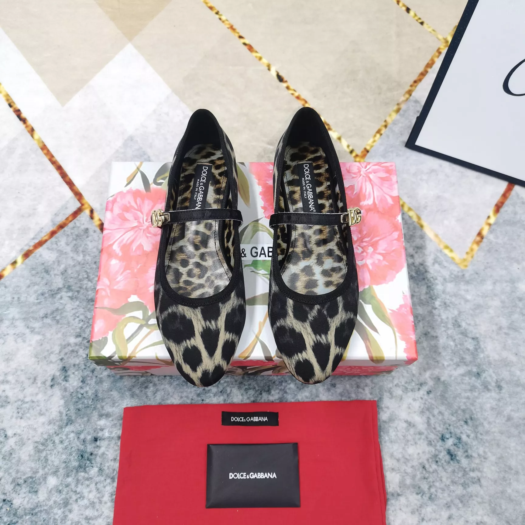 Dolce & Gabbana D&G Flat Shoes For Women Sophisticated 4772