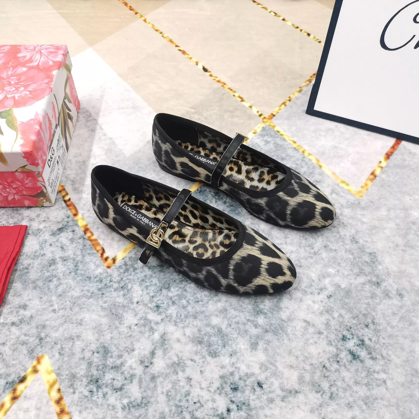 Dolce & Gabbana D&G Flat Shoes For Women Sophisticated 4772