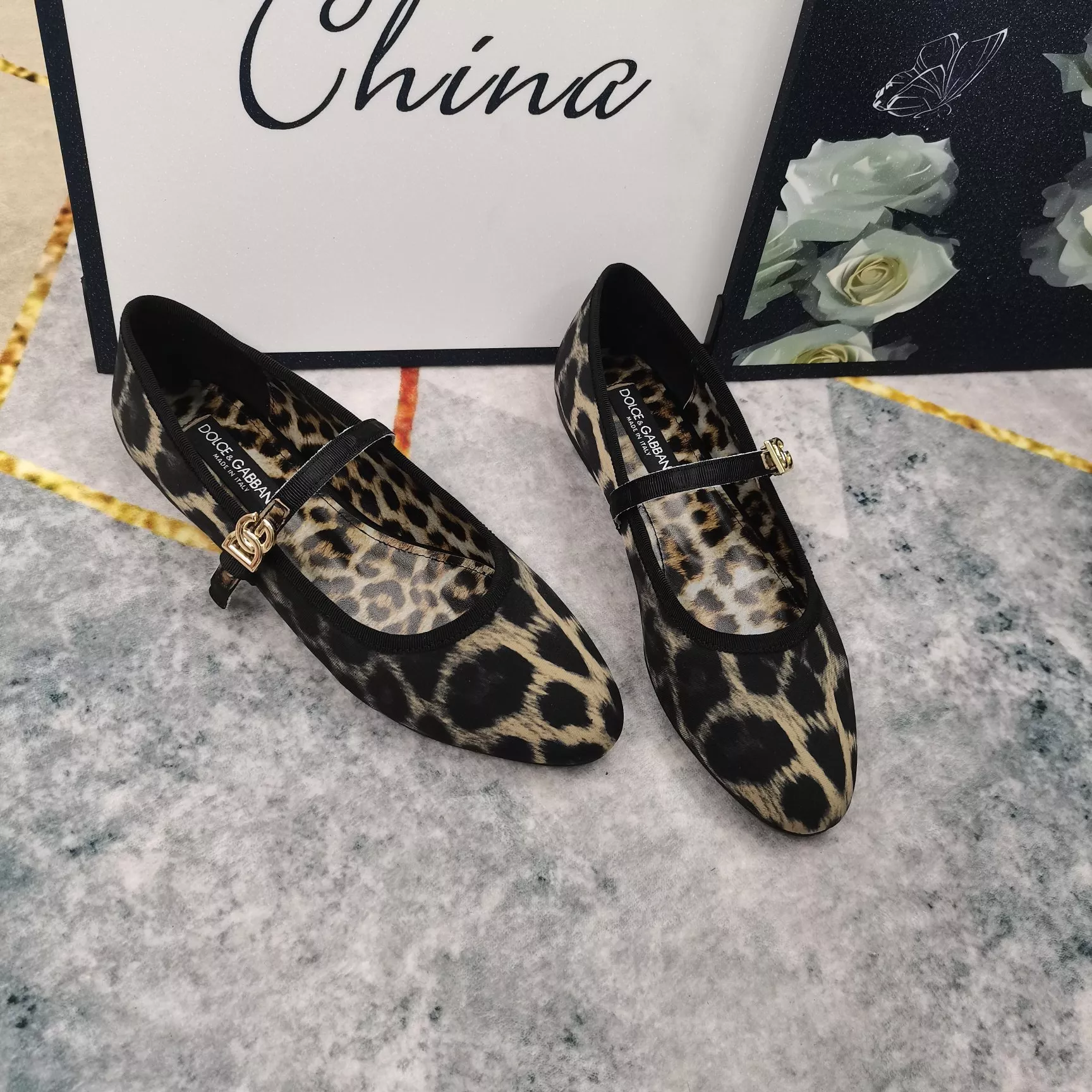 Dolce & Gabbana D&G Flat Shoes For Women Sophisticated 4772