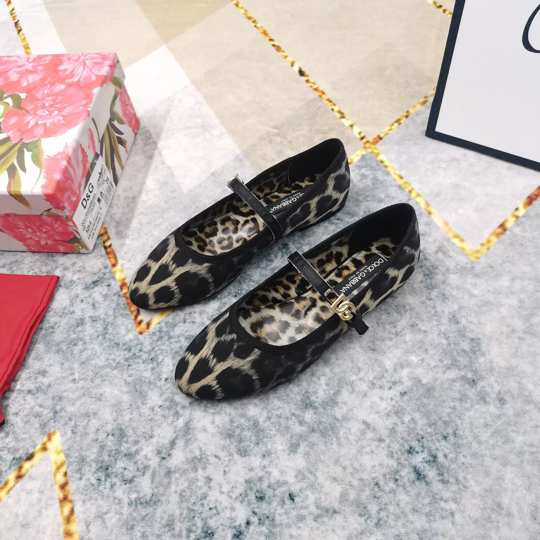 Dolce & Gabbana D&G Flat Shoes For Women Sophisticated 4772