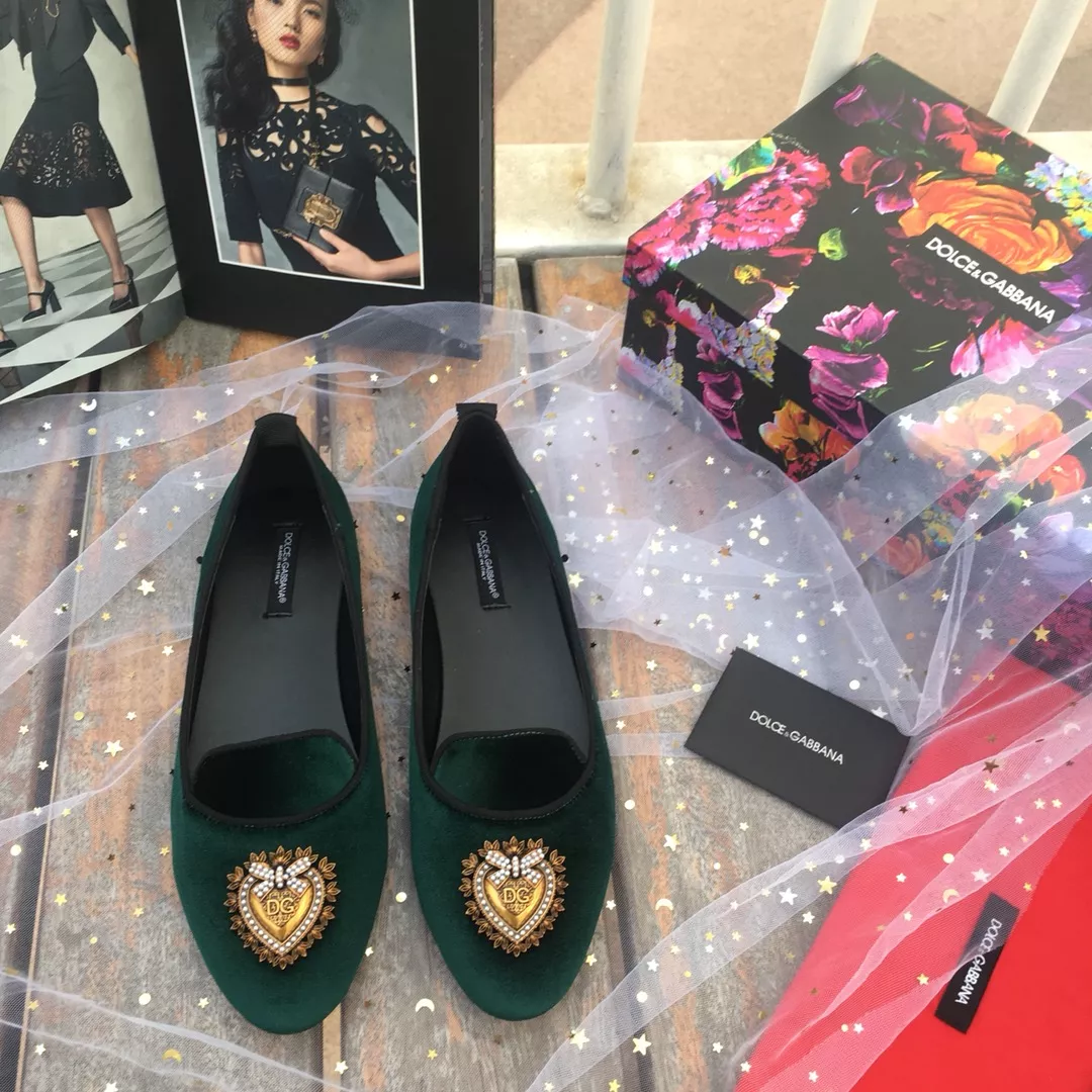 Dolce & Gabbana D&G Flat Shoes For Women Sophisticated 9931