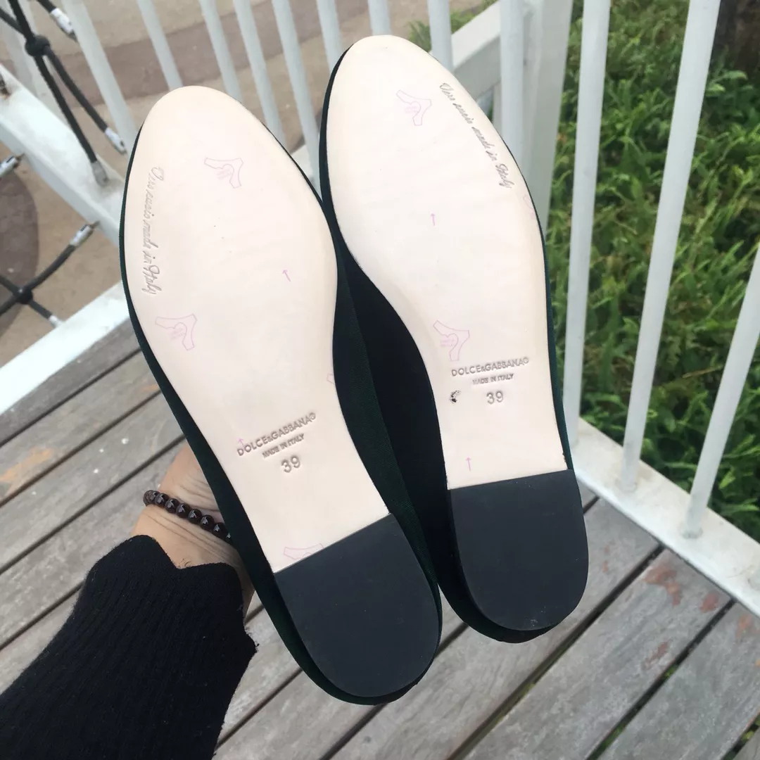 Dolce & Gabbana D&G Flat Shoes For Women Sophisticated 9931
