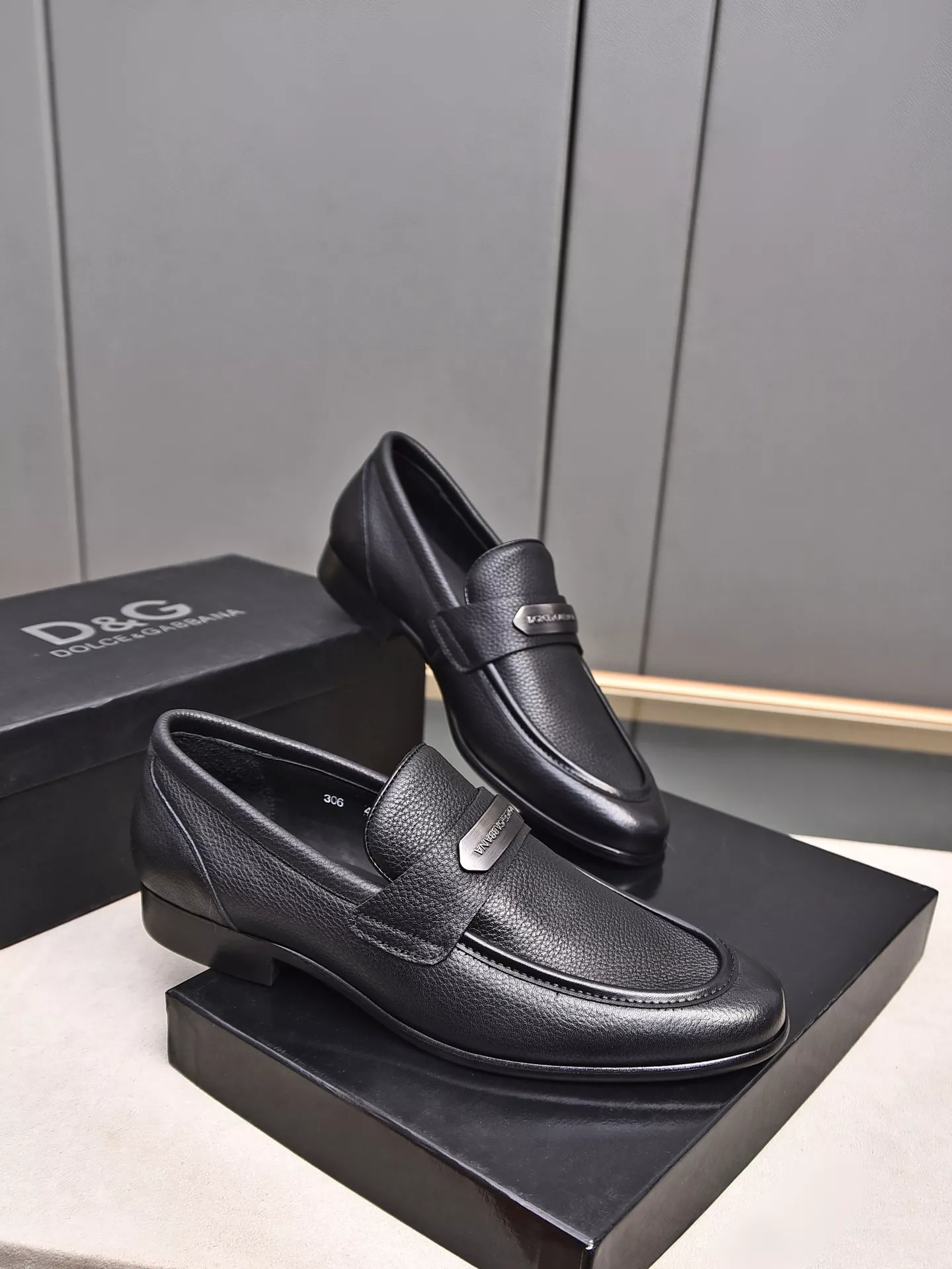 Dolce & Gabbana D&G Leather Shoes For Men Durable 867