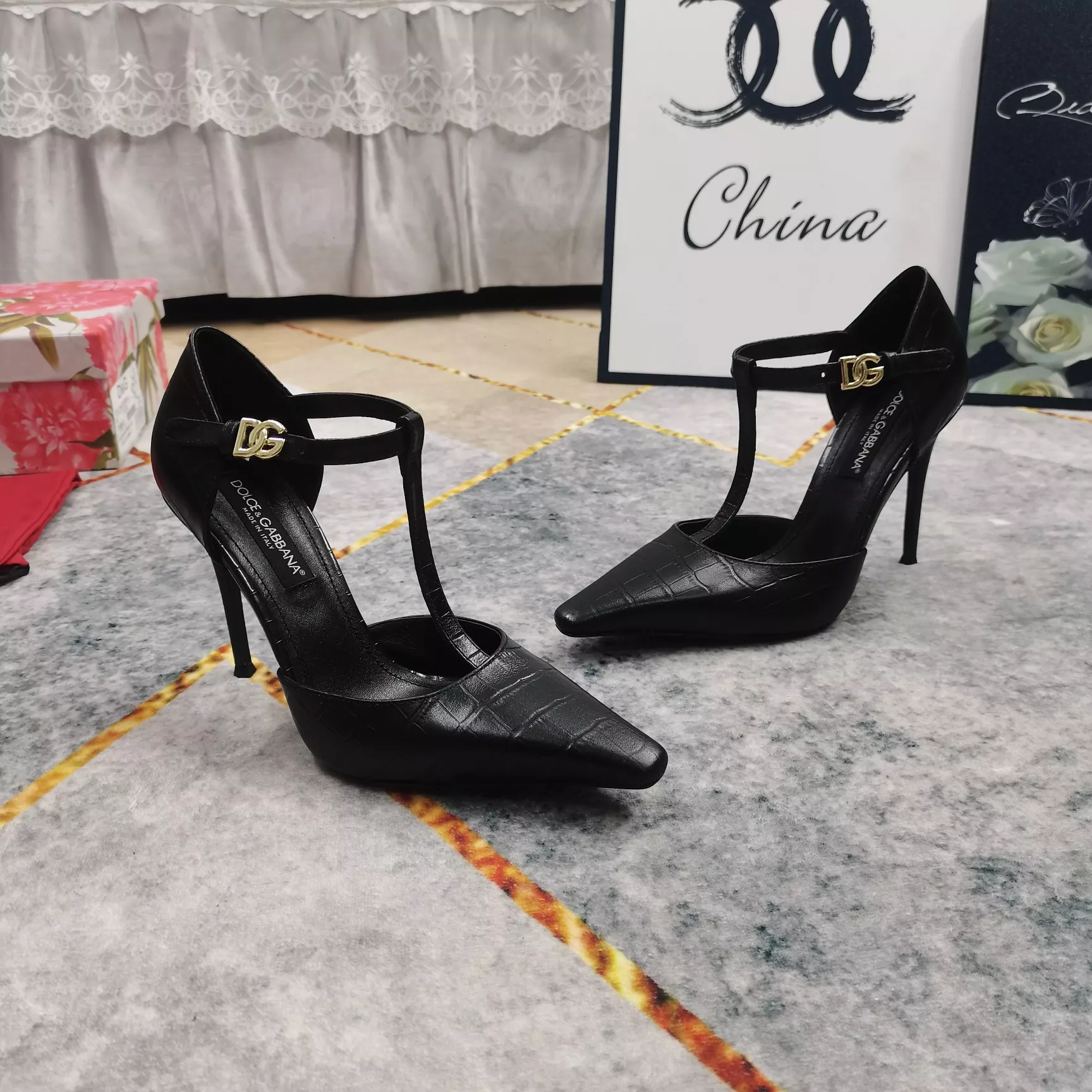 Dolce & Gabbana D&G Sandal For Women Breathable 8909