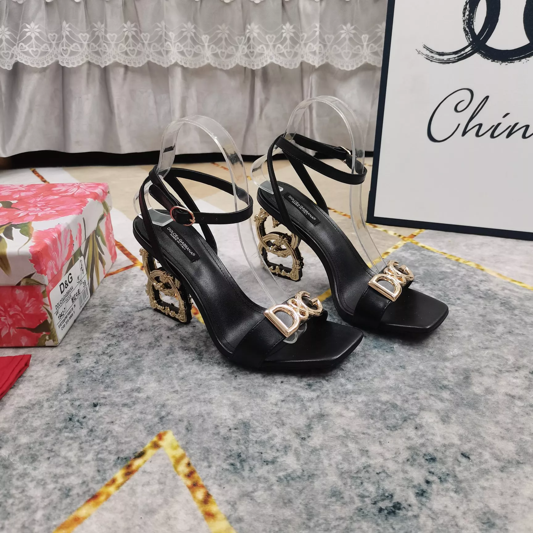 Dolce & Gabbana D&G Sandal For Women EasyMatch 2110