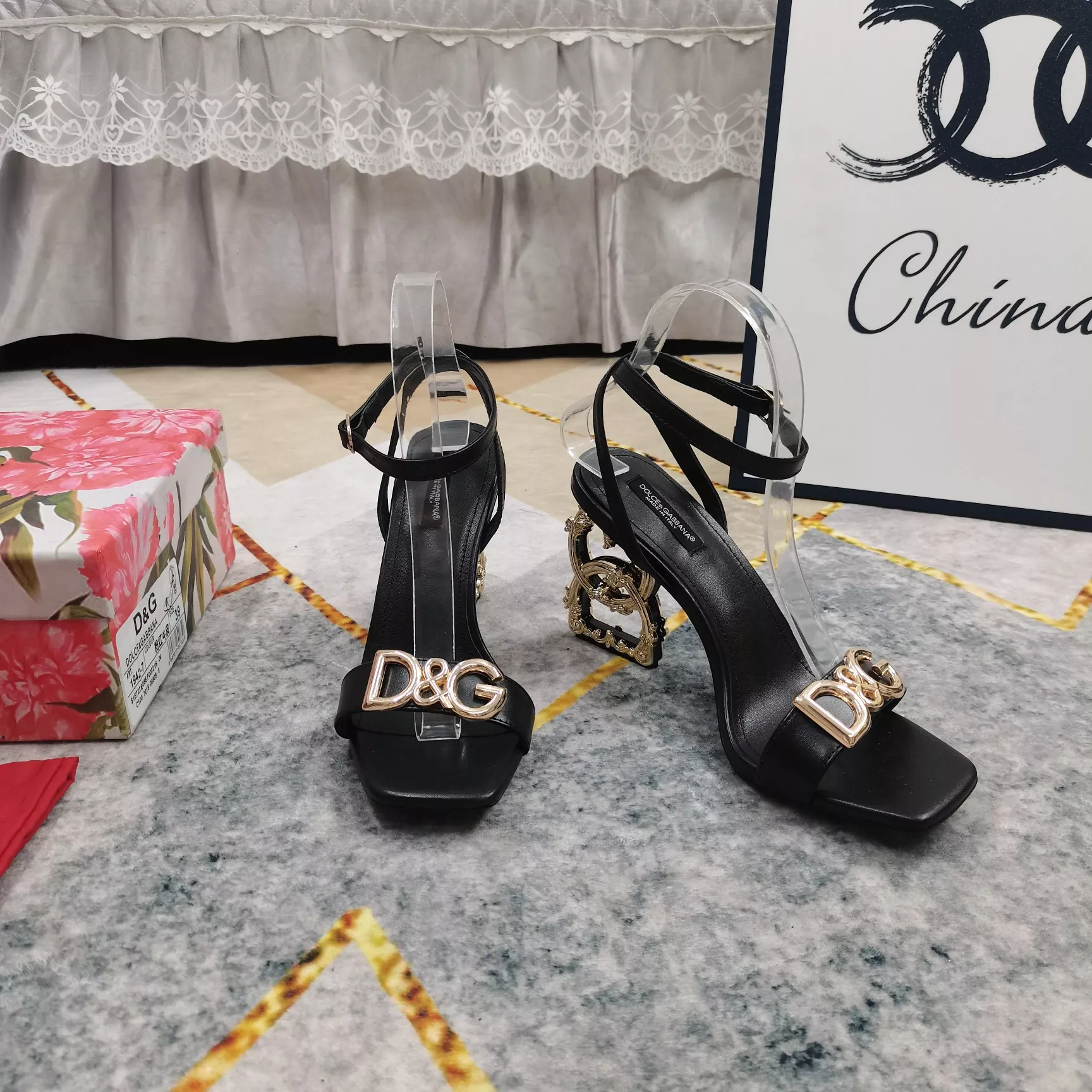 Dolce & Gabbana D&G Sandal For Women EasyMatch 2110