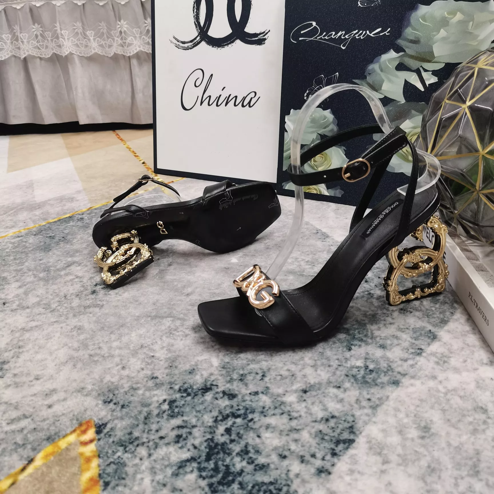 Dolce & Gabbana D&G Sandal For Women EasyMatch 2110