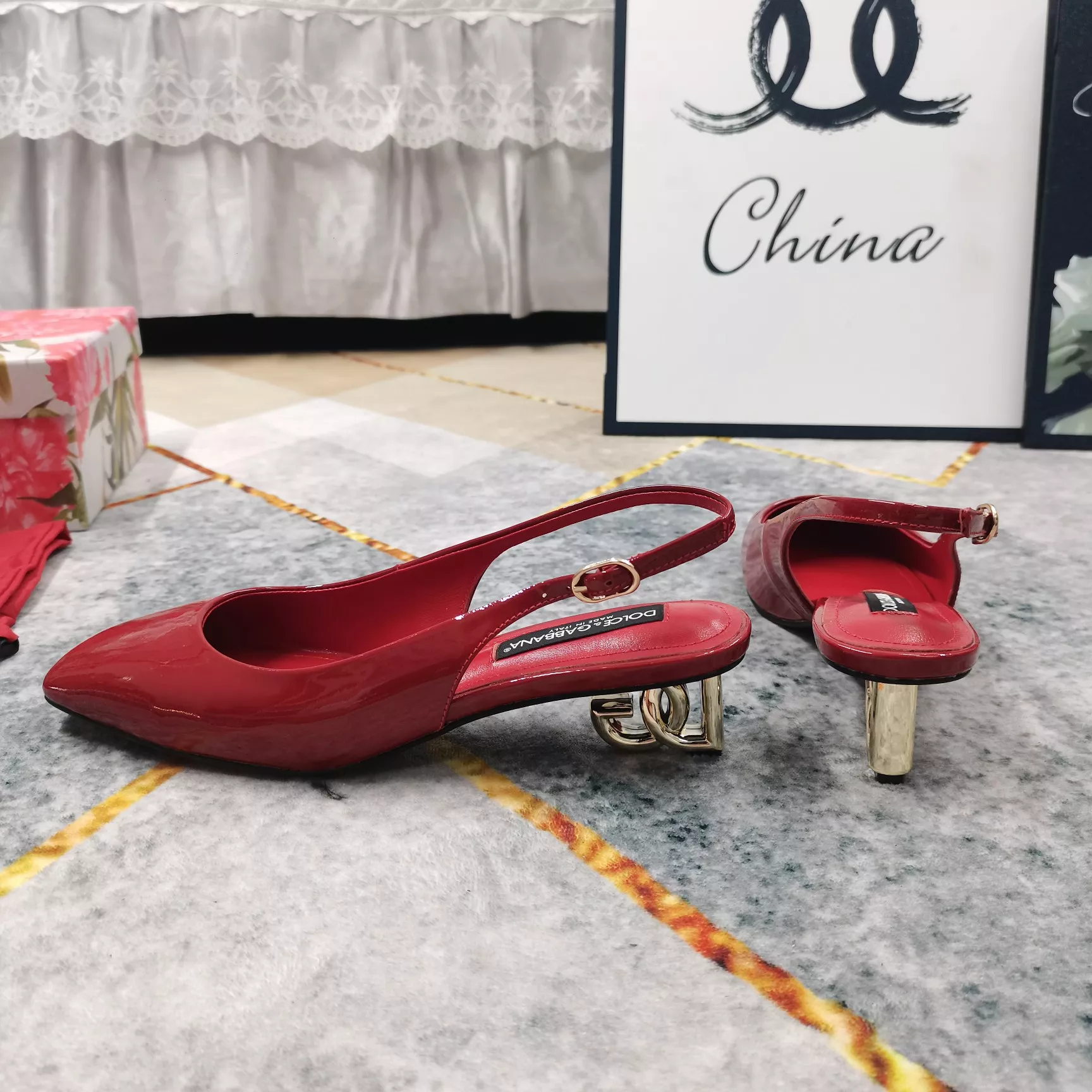 Dolce & Gabbana D&G Sandal For Women Elegant 1103