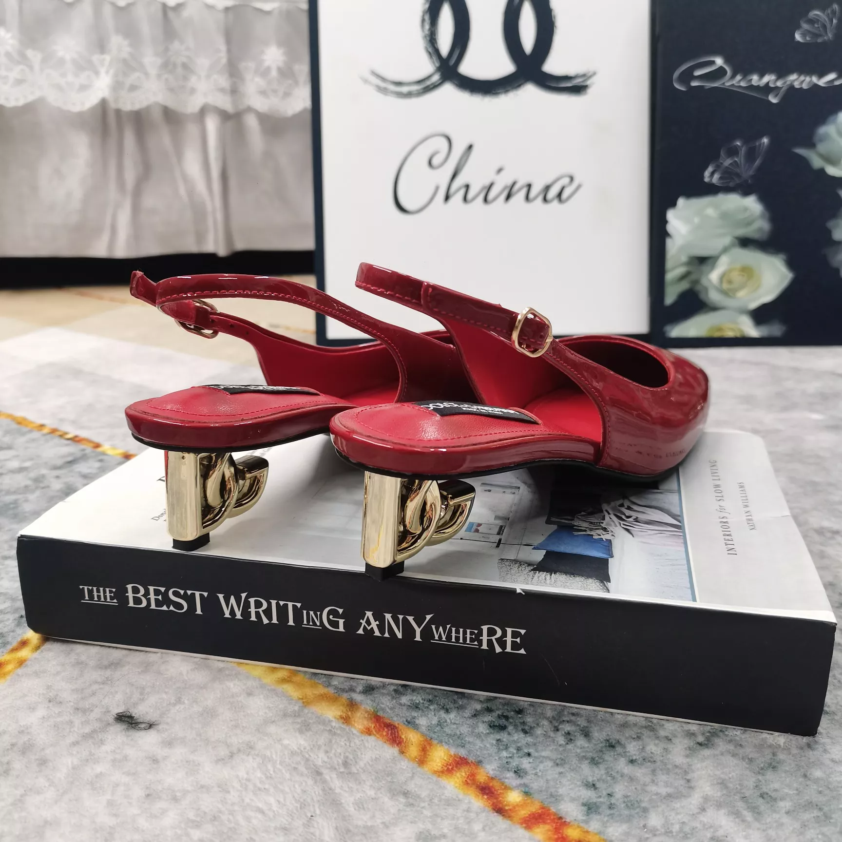 Dolce & Gabbana D&G Sandal For Women Elegant 1103
