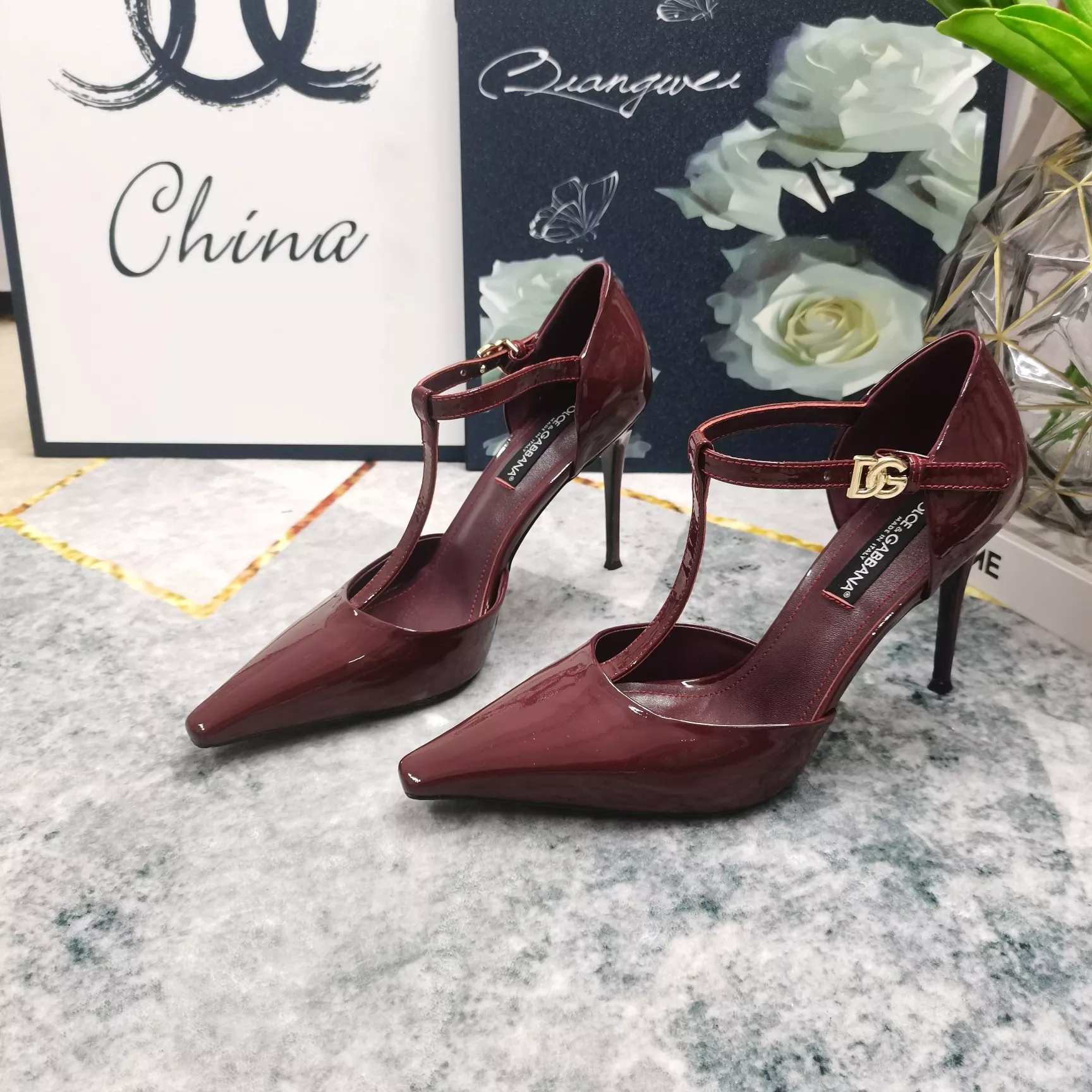 Dolce & Gabbana D&G Sandal For Women Trendsetting 2500